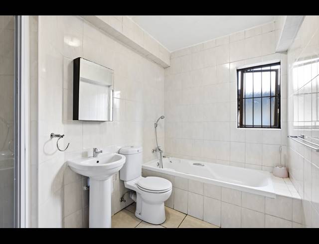 2 BEDROOM APARTMENT FOR SALE IN MAGALIESSIG